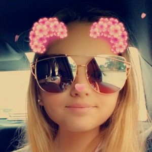 Meet your Posher, Brooklyne